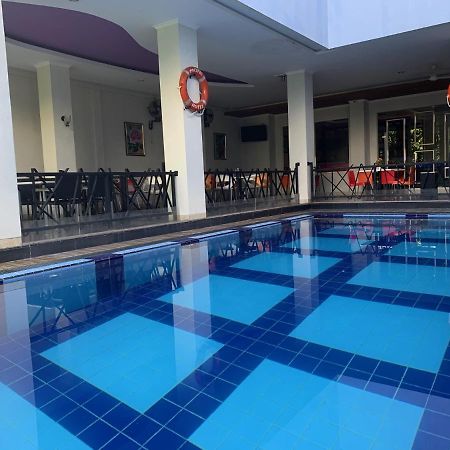 Pacific Hotel Амбон Экстерьер фото
