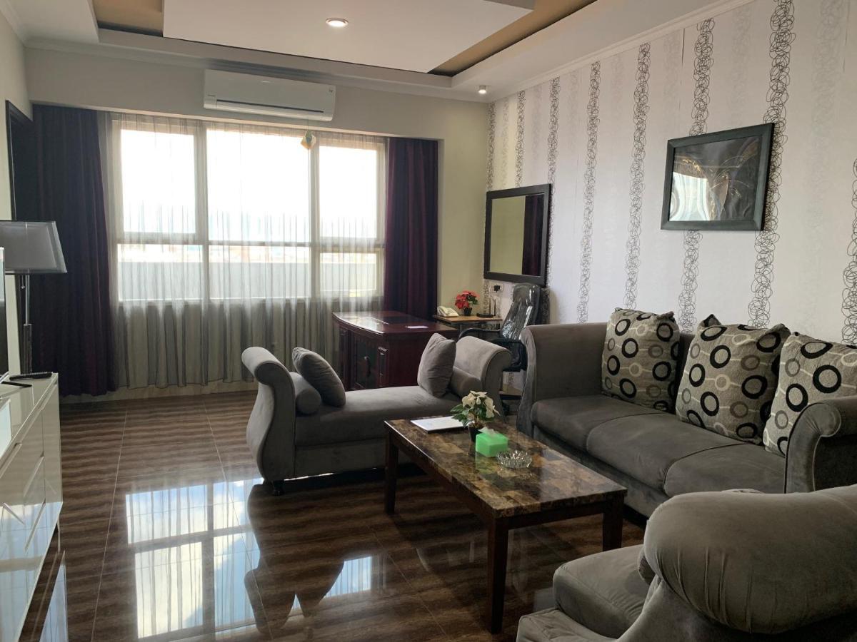 Pacific Hotel Амбон Экстерьер фото